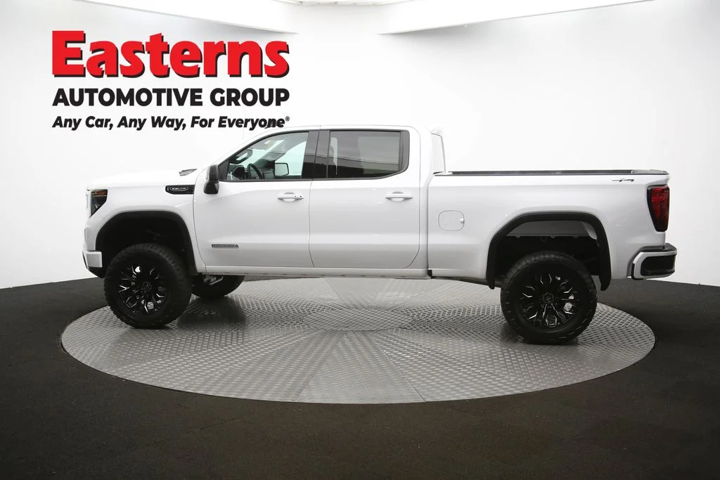 Used 2025 White GMC Elevation image 59