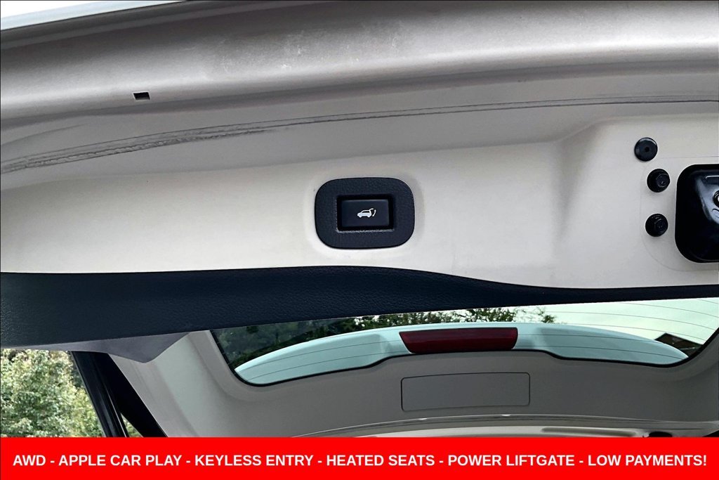 Used 2019 White Nissan SV image 28
