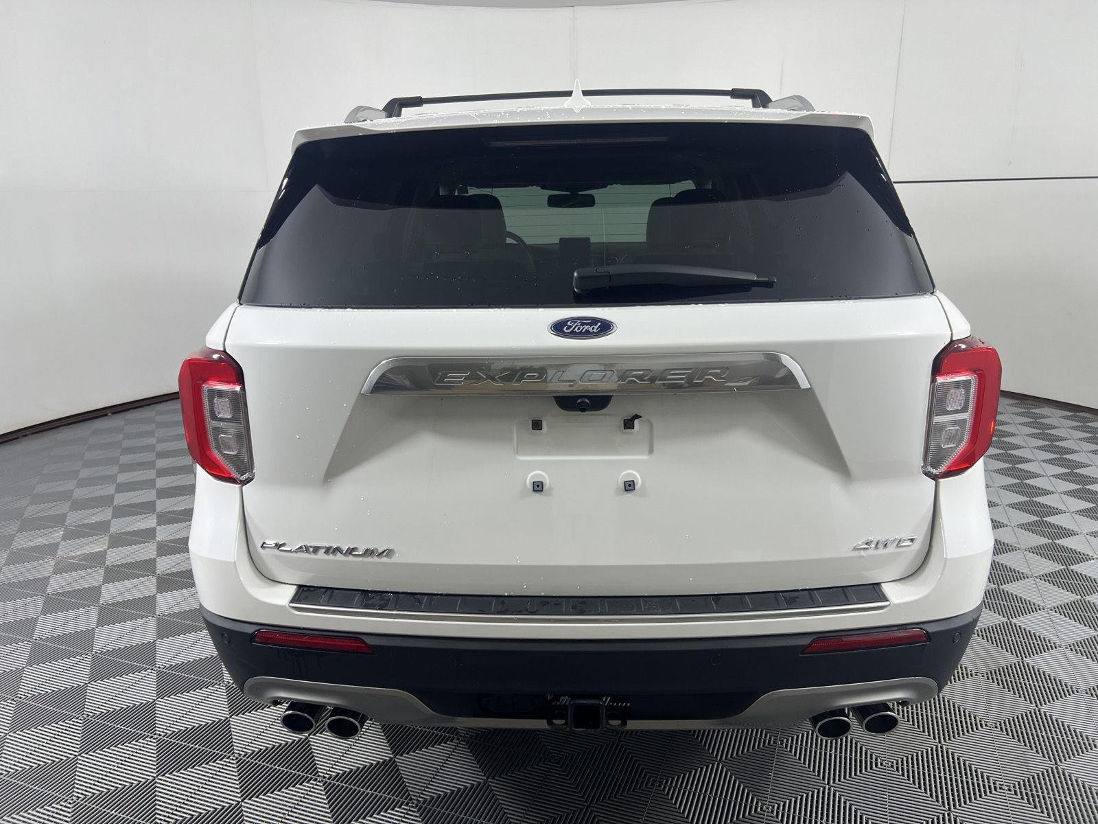 Used 2022 Star White Metallic Tri-Coat Ford Platinum image 12