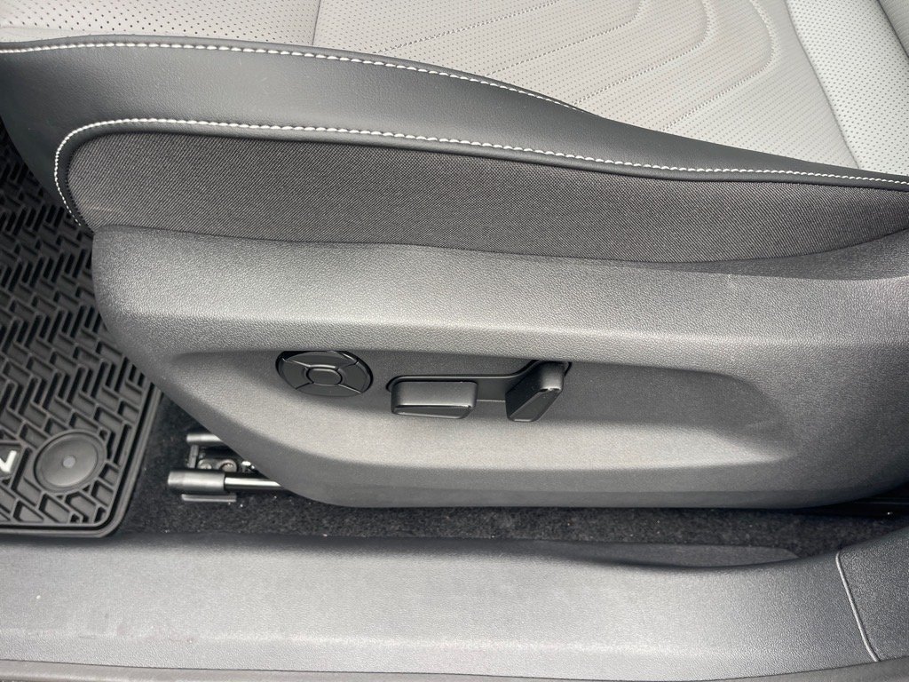 2026 Volkswagen Tiguan SE R-LINE BLACK - Photo 9