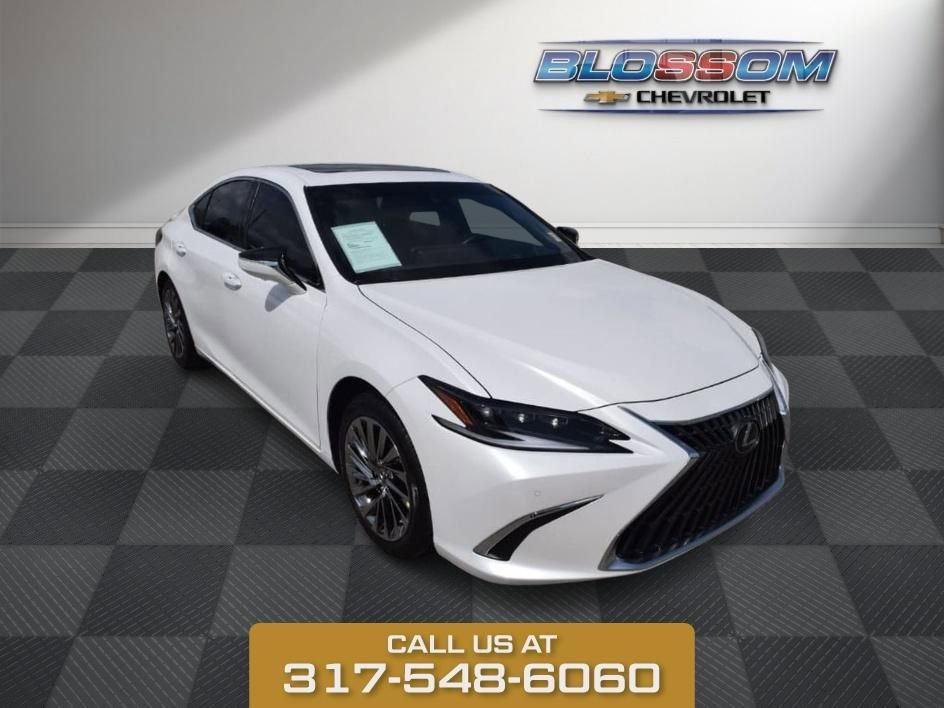 2024 Lexus ES 300h 300h Ultra Luxury's photo