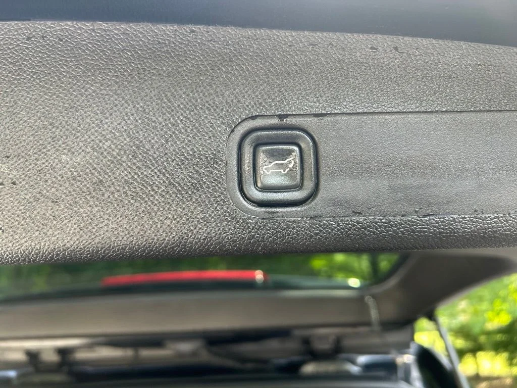 Used 2014 Black GMC Denali image 34