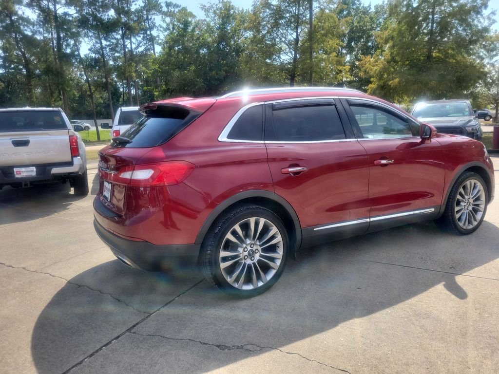 Used 2016 Red Lincoln Reserve image 7