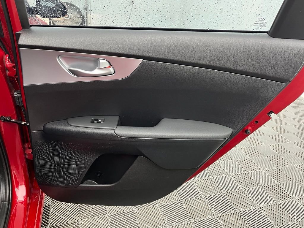 Used 2023 Currant Red Kia LXS image 33