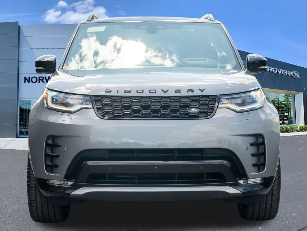 New 2026 Gray Land Rover Dynamic SE image 2