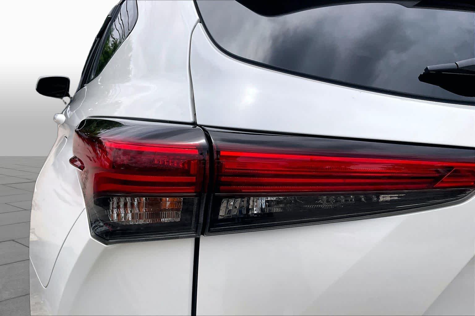 Used 2020 Blizzard Pearl Toyota Limited image 27