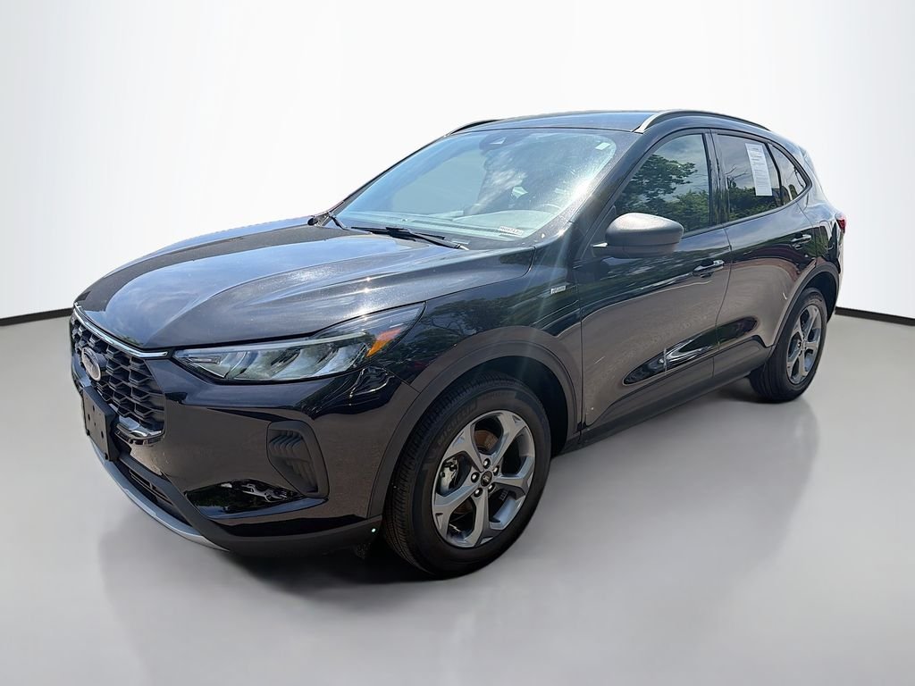 Used 2025 Agate Black Metallic Ford ST-Line image 3