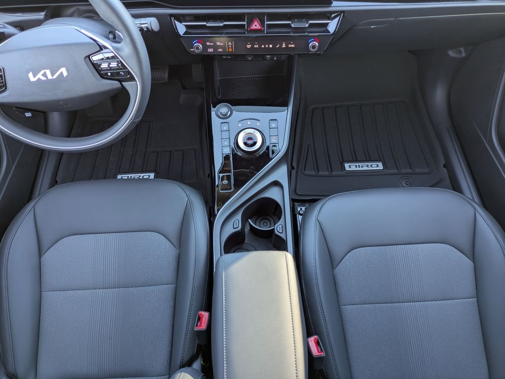 New 2025 Interstellar Gray Kia Wind image 18
