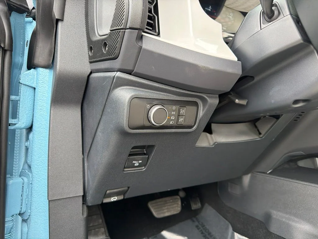 Used 2025 Black Ford Base image 39