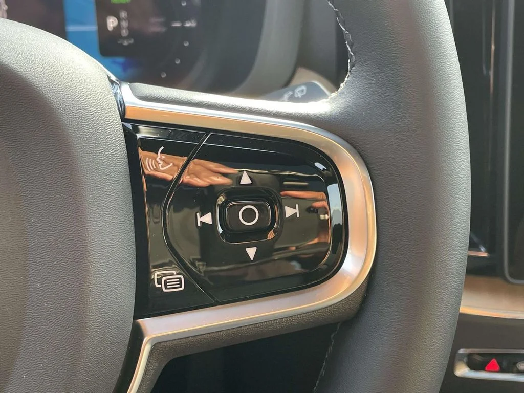 New 2026 Aurora Silver Volvo Plus image 11