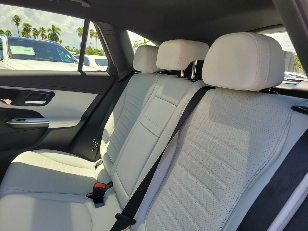 New 2027 Graphite Grey Metallic Mercedes-Benz GLC 300 image 12
