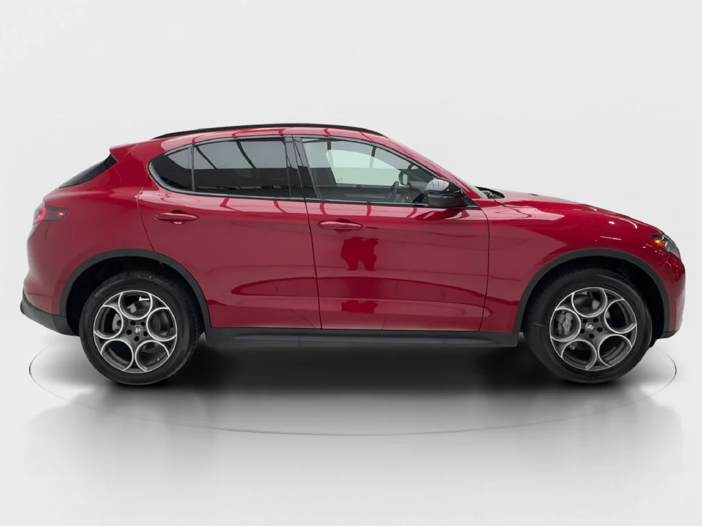 New 2026 Red Alfa Romeo Base image 8