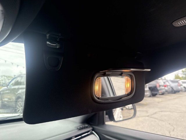 Used 2024 Bright White Clearcoat Jeep Latitude image 27