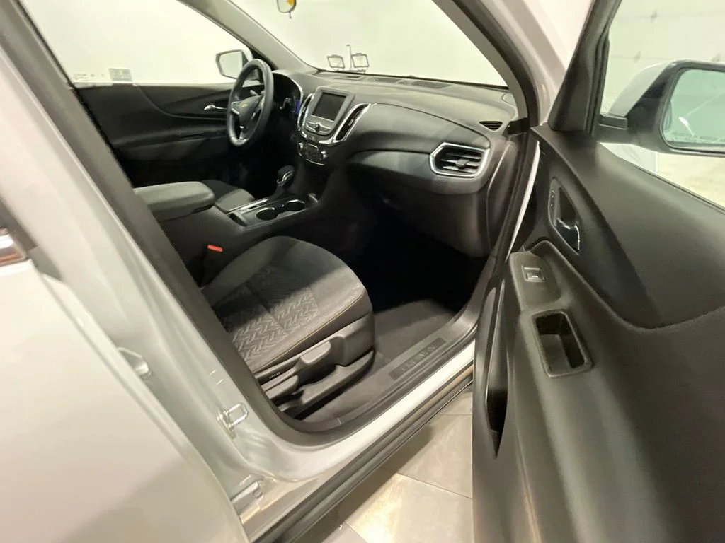 Used 2024 White Chevrolet LT image 25