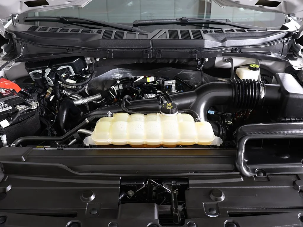 Used 2023 Avalanche Gray Ford Lariat image 27