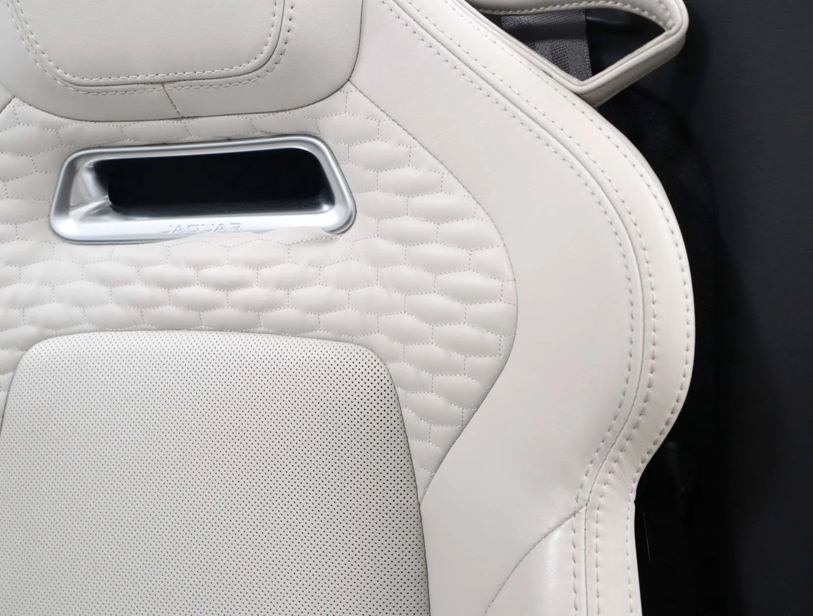 Used 2024 White Jaguar 75 image 25
