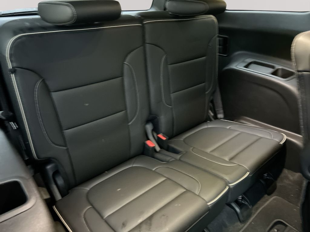 Used 2023 White GMC Denali image 30