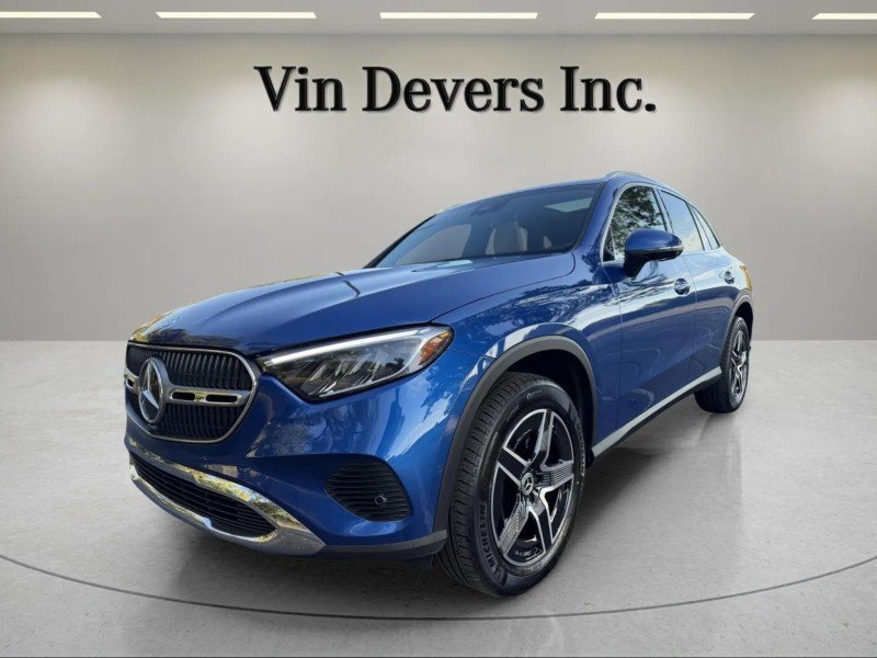 Used 2026 Starling Blue Metallic Mercedes-Benz GLC 300 image 3