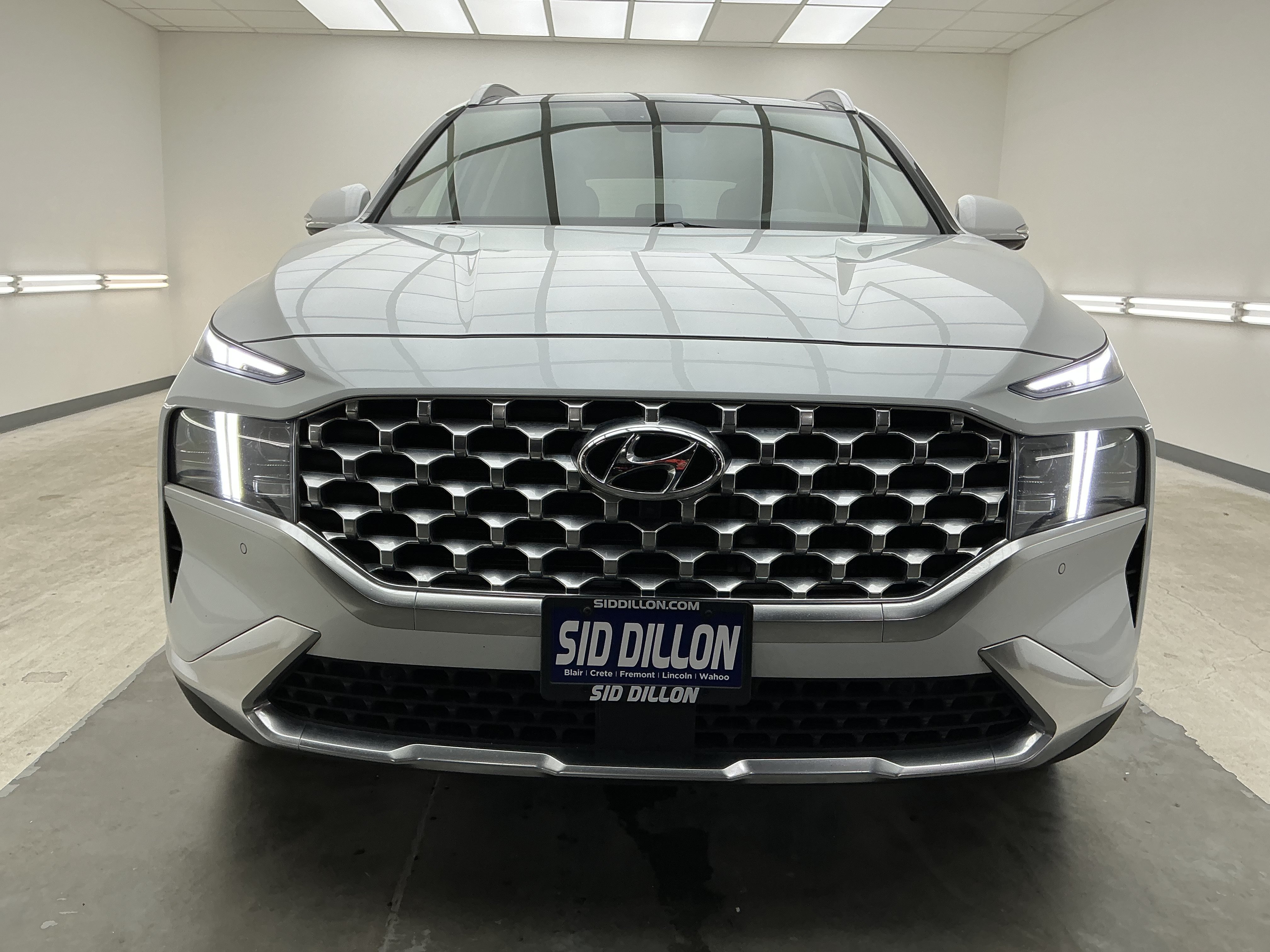 Used 2021 Quartz White Hyundai Limited image 2