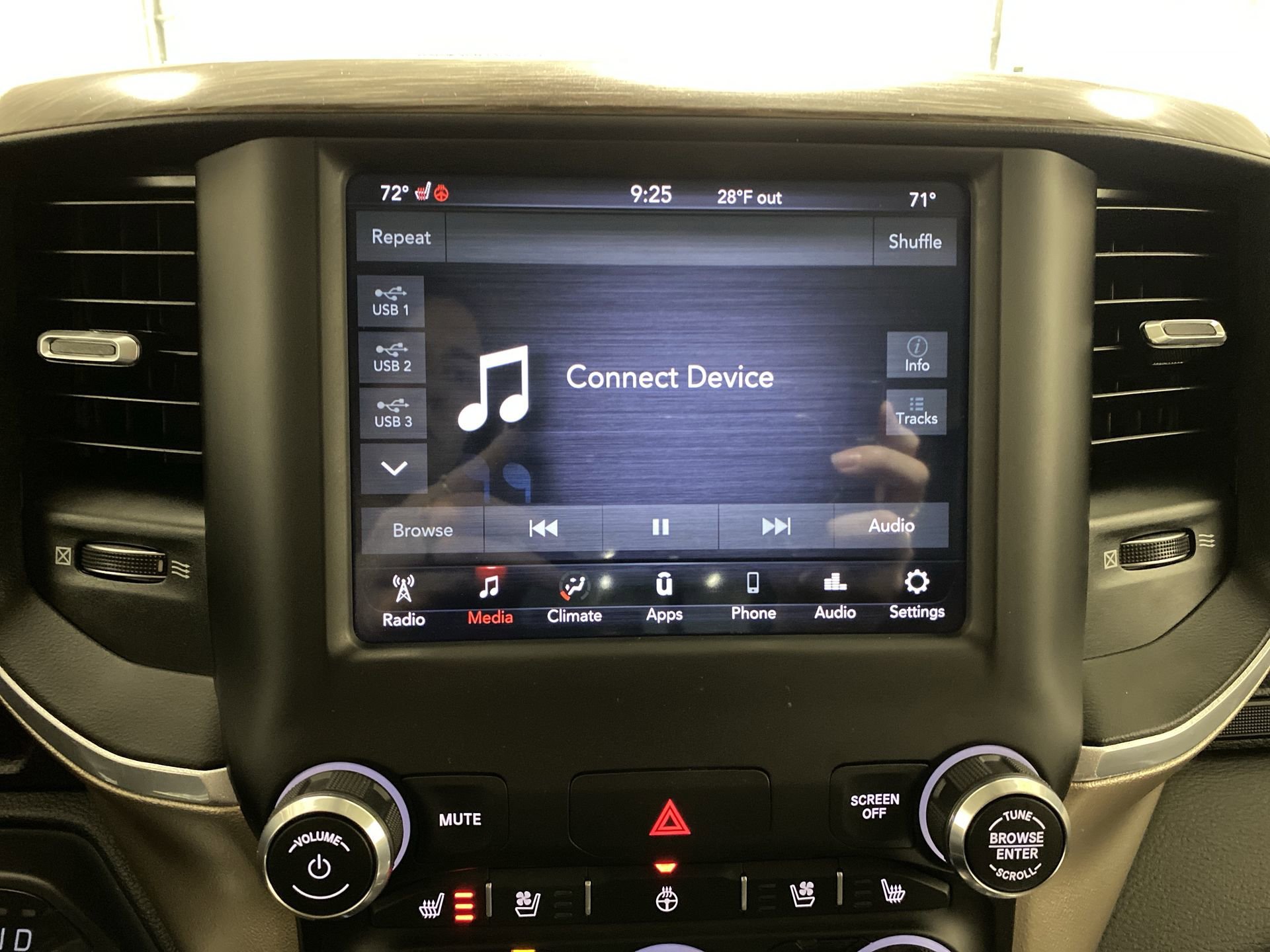 Used 2020 Granite Crystal Metallic Clearcoat  Ram Laramie image 13