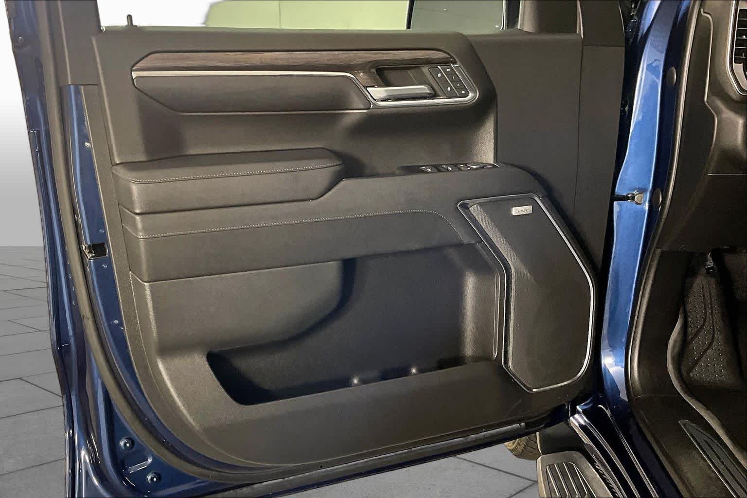Used 2023 Northsky Blue Metallic Chevrolet LTZ image 21