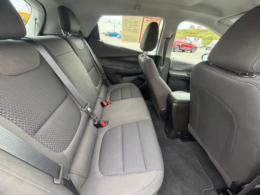 Used 2022 White Chevrolet 1LT image 37