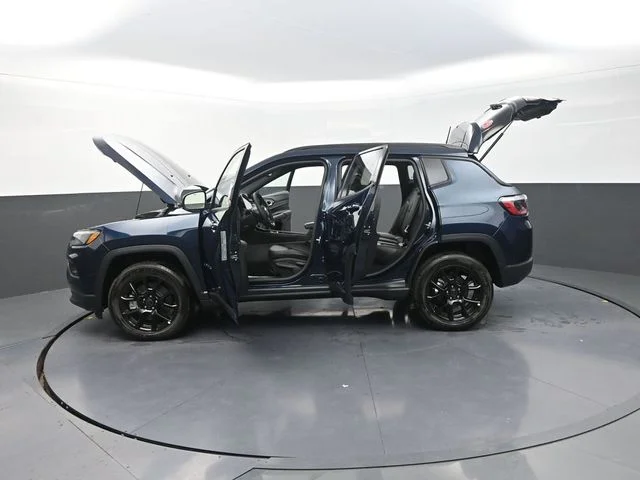 New 2026 Fathom Blue Pearl Coat Jeep Latitude image 35