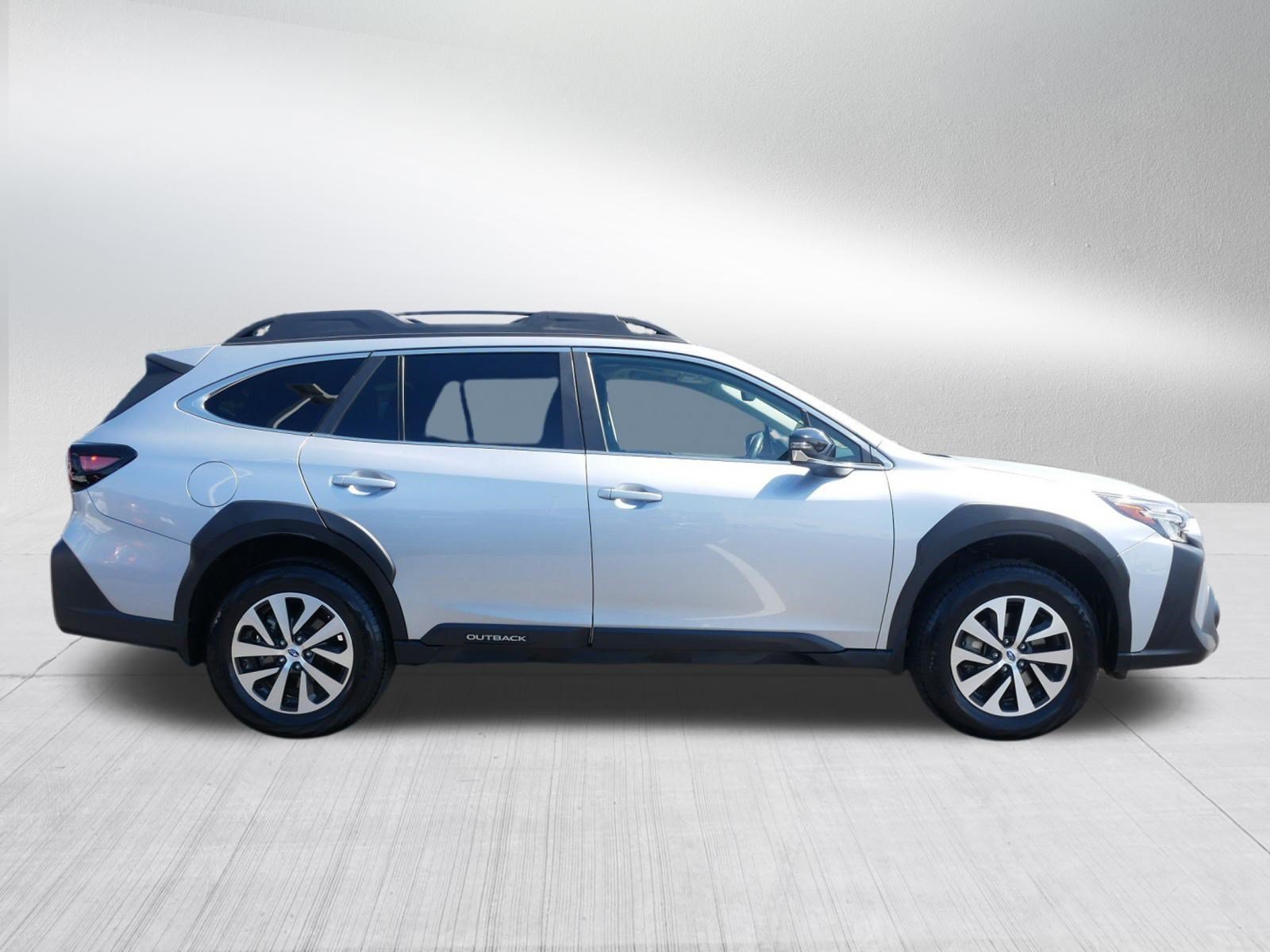 Used 2025 Ice Silver Metallic Subaru Premium image 8