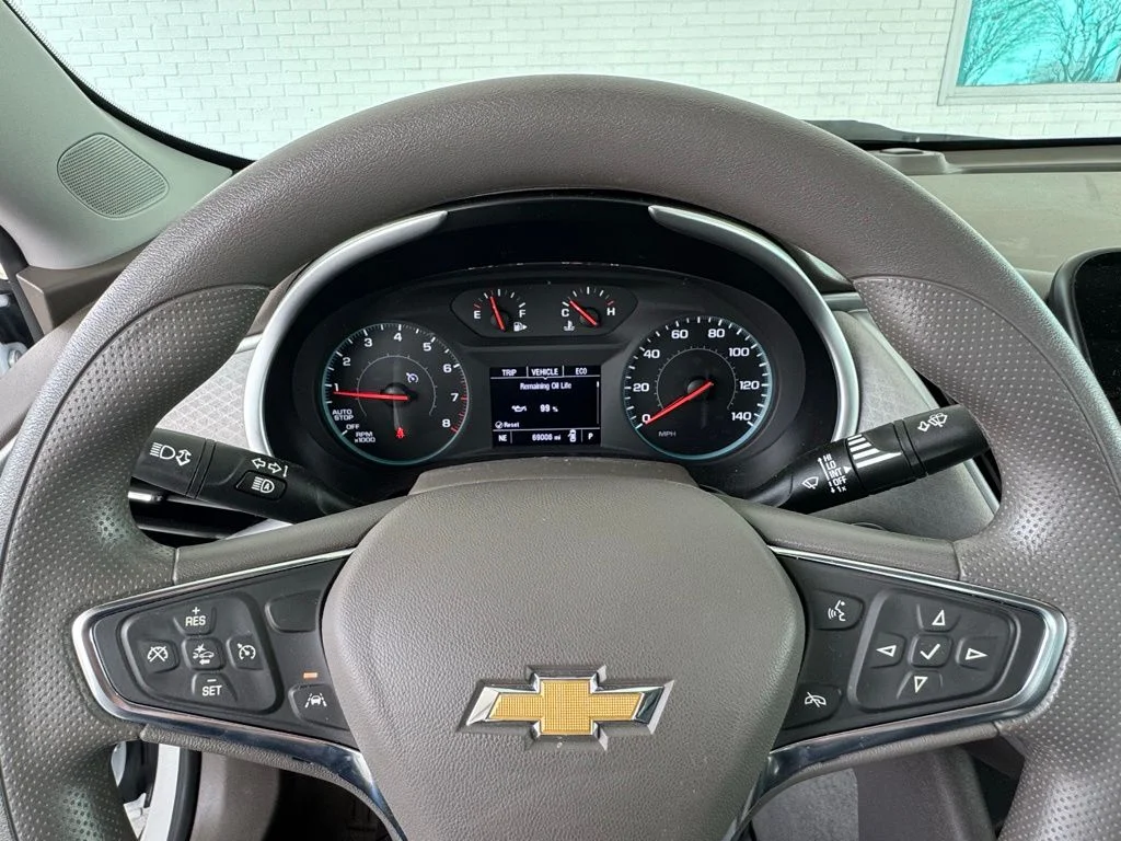 Used 2024 Summit White Chevrolet LS image 32