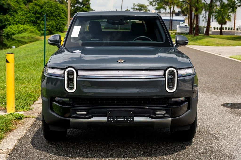 Used 2025  Rivian Adventure Dual Motor Large Pack image 8