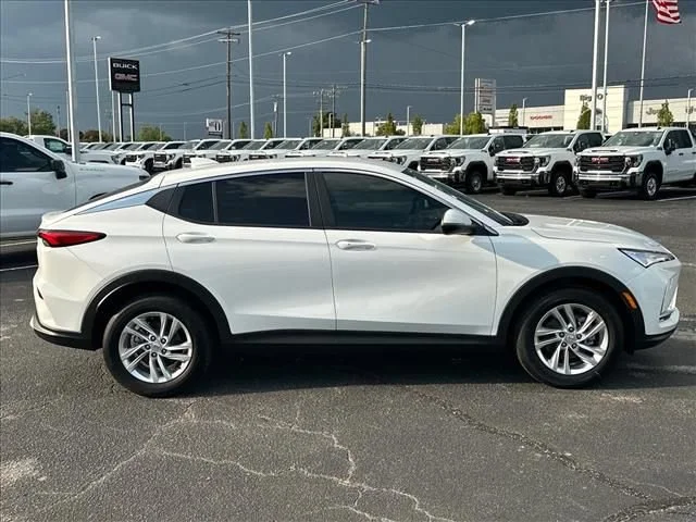 New 2026 Summit White Buick Preferred image 14