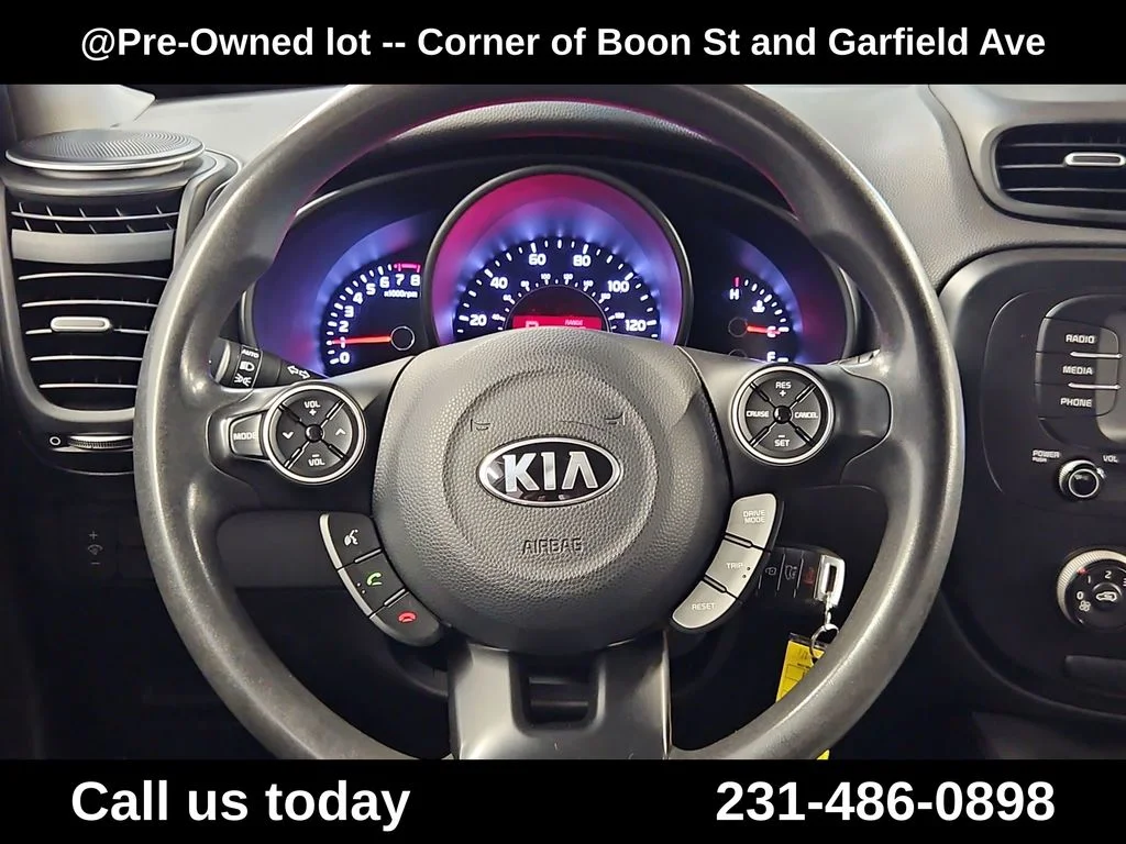 Used 2019 Red Kia Base image 20