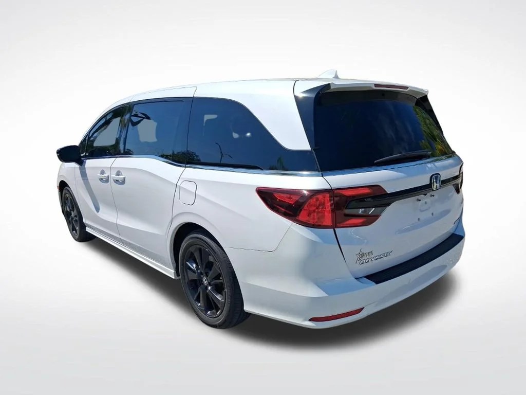 Used 2024  Honda Sport image 9