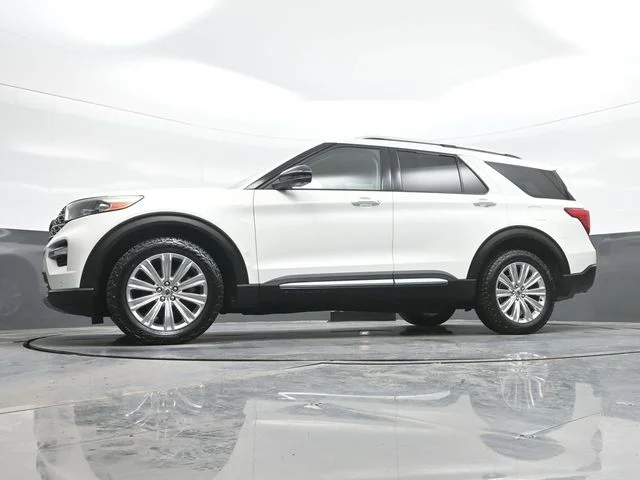 Used 2021 White Ford Limited image 21
