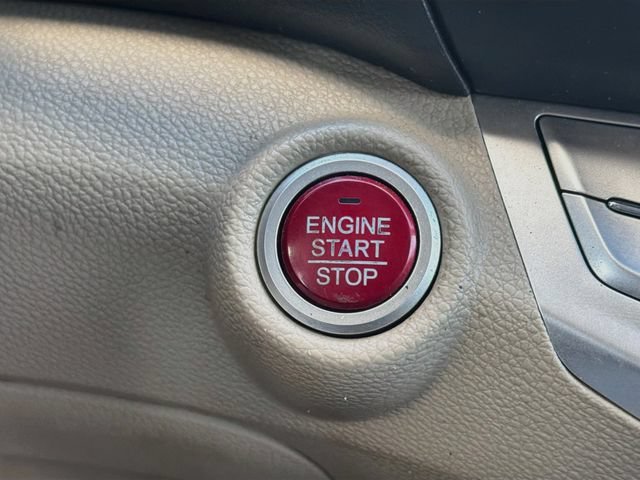 Used 2014 Silver Honda EX-L image 31