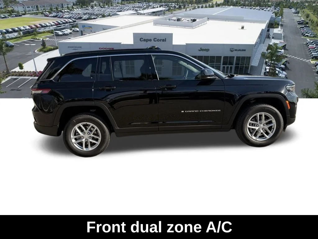 New 2026 Diamond Black Crystal Pearlcoat Jeep Laredo image 3