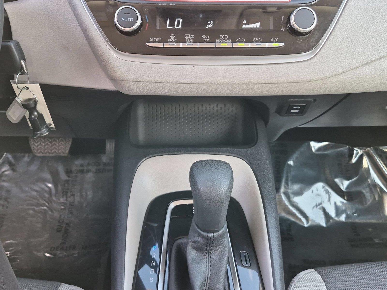 Used 2026 Wind Chill Pearl Toyota LE image 26
