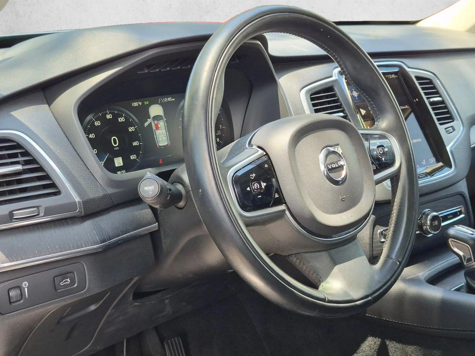 Used 2020 Bright Silver Metallic Volvo Momentum image 3