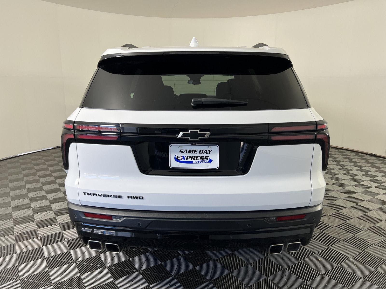 Used 2025 Summit White Chevrolet LT image 27