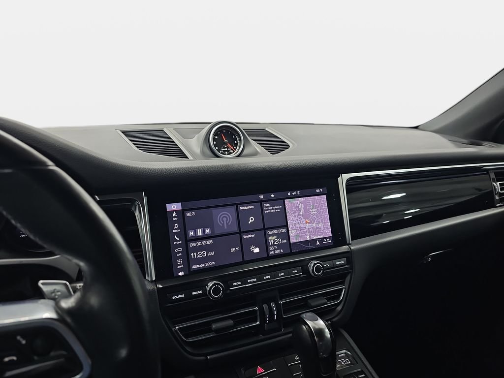 Used 2021  Porsche Base image 22
