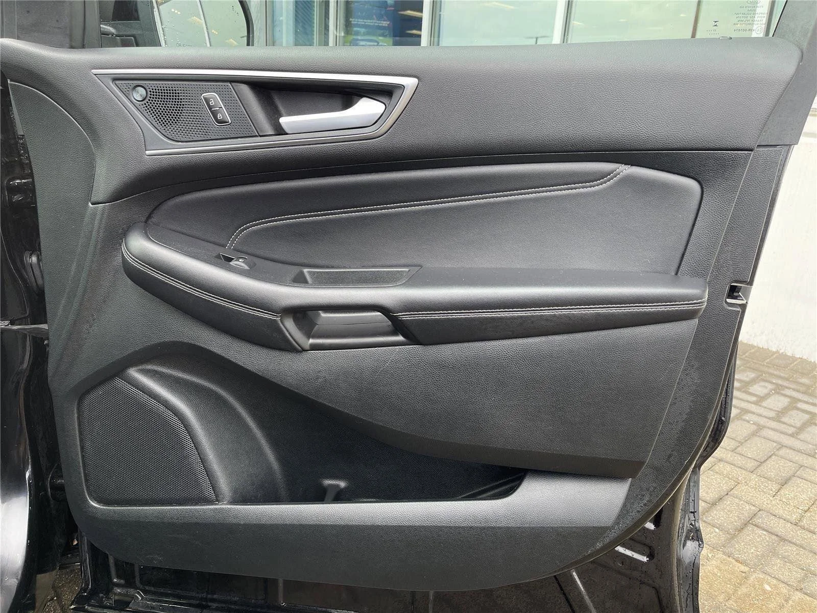 Used 2024 Agate Black Metallic Ford Titanium image 33