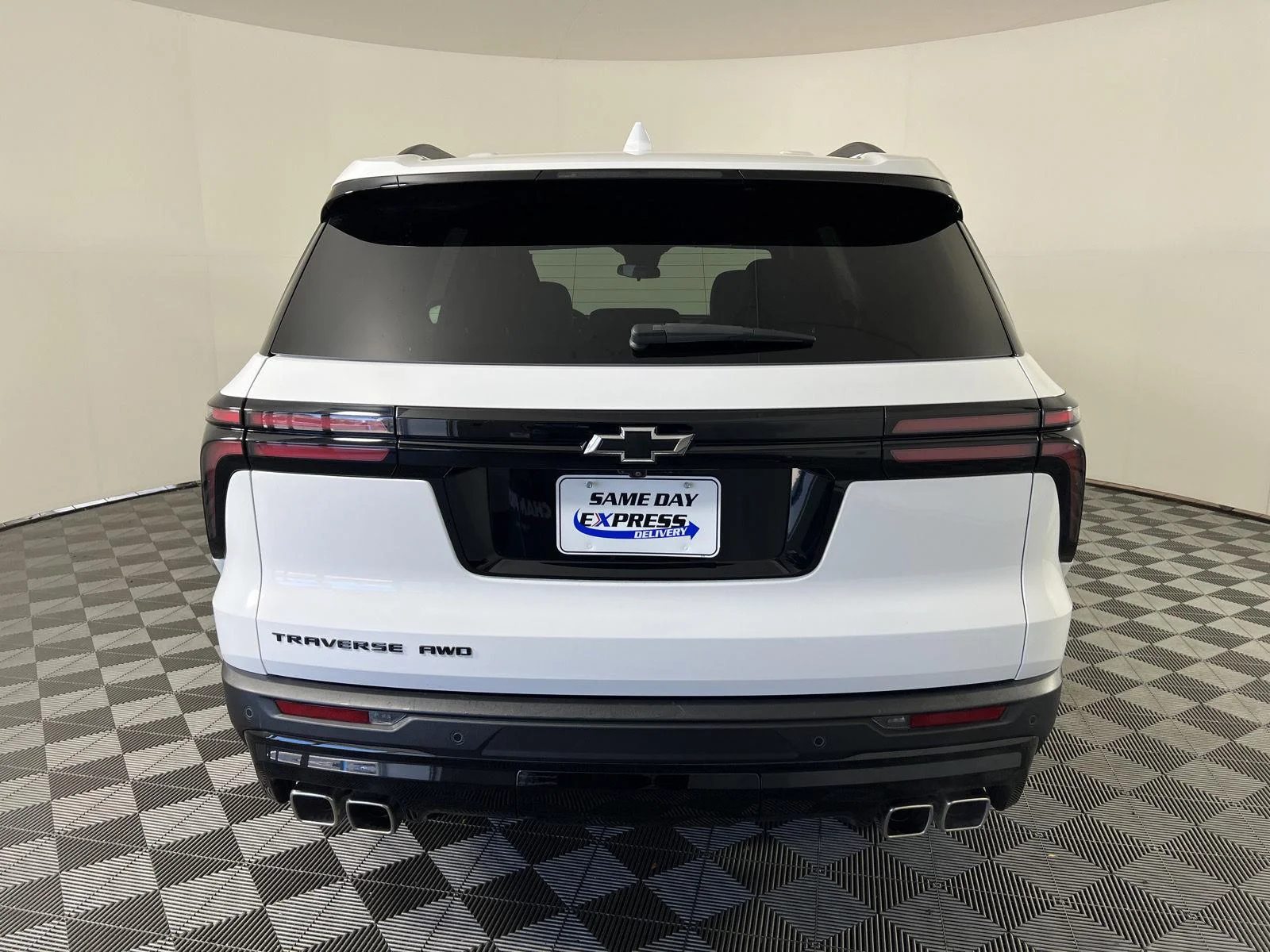 Used 2025 Summit White Chevrolet LT image 27