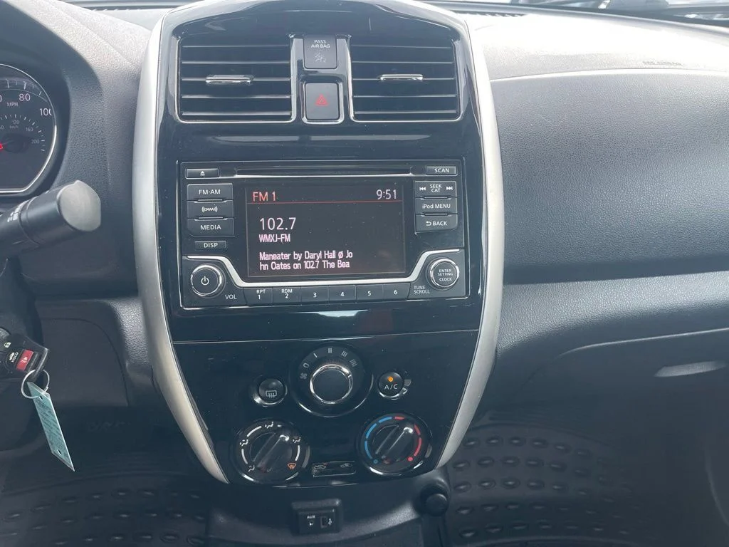 Used 2018 Blue Nissan 1.6 SV image 7