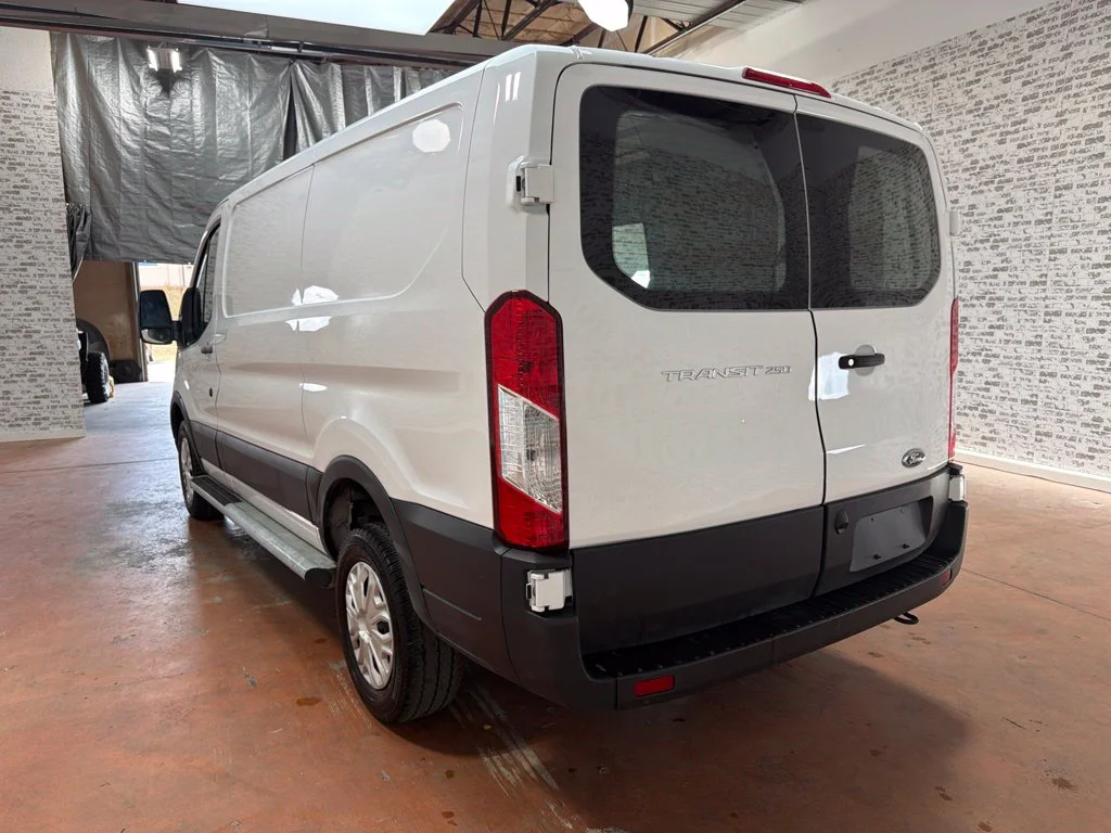 Used 2025 Oxford White Ford Base image 5