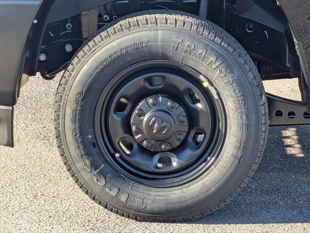 New 2026 Diamond Black Crystal Pearl-Coat Exterior Paint RAM TRADESMAN image 12