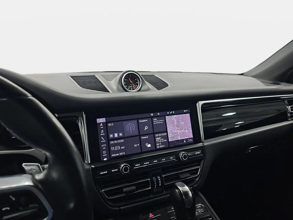 Used 2021  Porsche Base image 22
