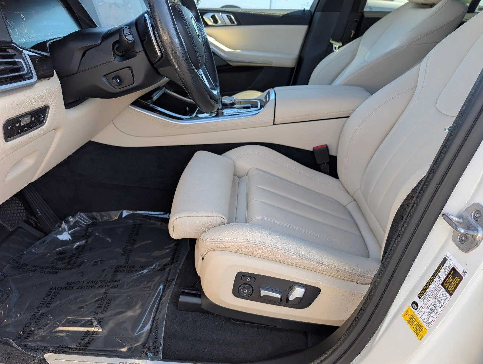 Used 2021 Mineral White Metallic BMW sDrive40i image 13