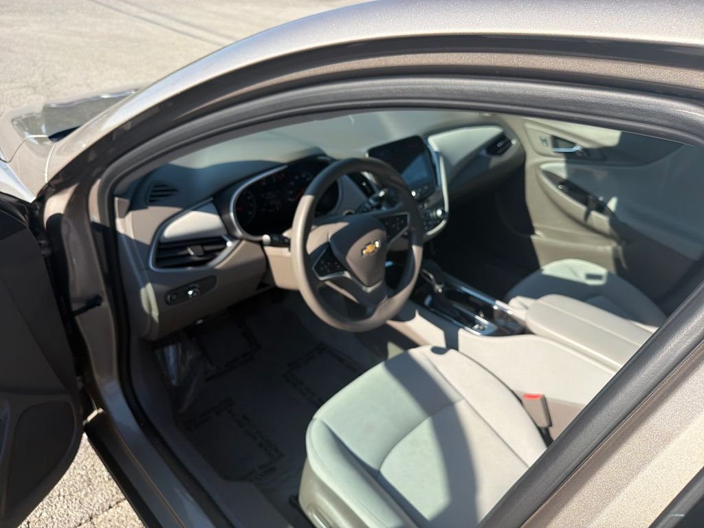 Used 2025 Gray Chevrolet LT image 16
