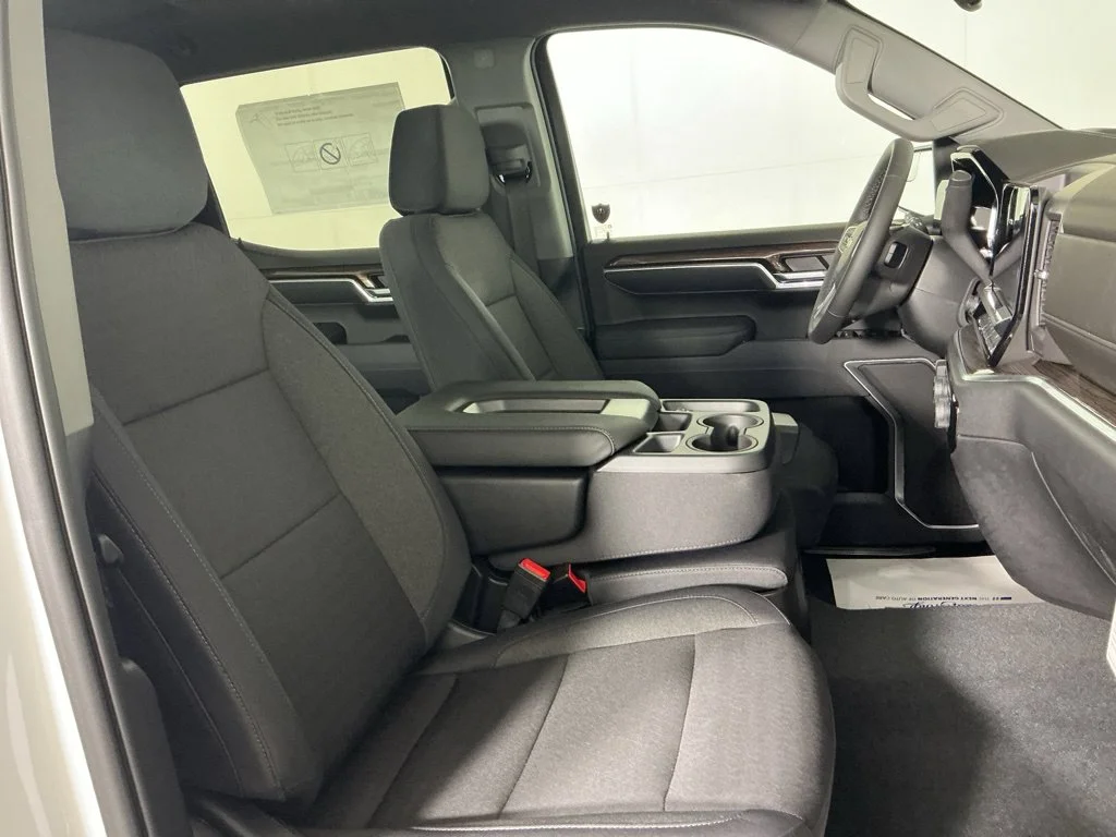 New 2026 White Chevrolet LT image 10