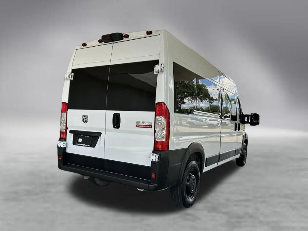 Used 2022 White Ram High Roof image 3